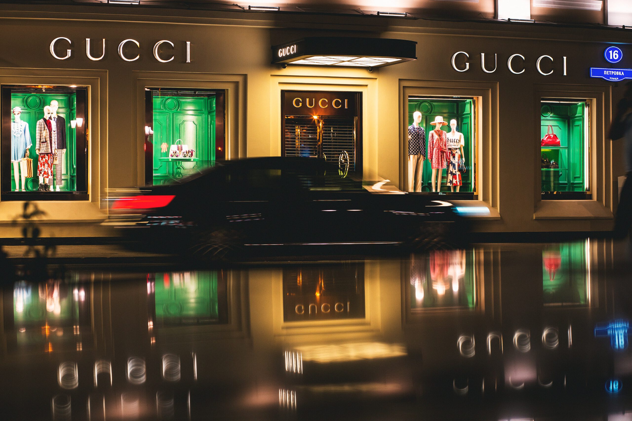 House of Gucci – jak prezentowały się gwiazdy w premierowych kreacjach?